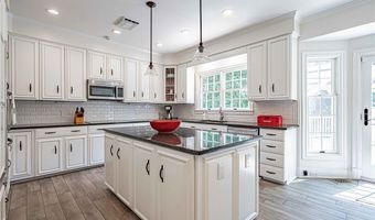 1487 Shelburne Ct, Allentown, PA 18104