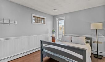 99 Smith St, Bristol, RI 02809