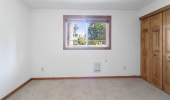 1135 1ST St NE, Bandon, OR 97411