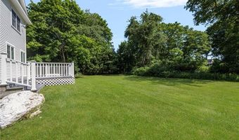 9 Spring St, Jamestown, RI 02835