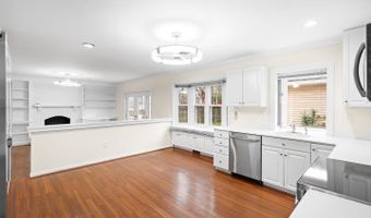 34 N GARFIELD St, Arlington, VA 22201