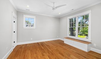 3403 JOHN MARSHALL Dr, Arlington, VA 22207