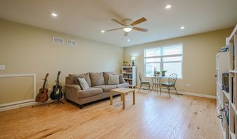 580 N Highlander Way, Addison, IL 60101