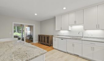 1 Hollyhock Knoll Ct 1, Bourne, MA 02532