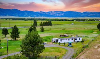 7 Garrett Ln, Cascade, ID 83611