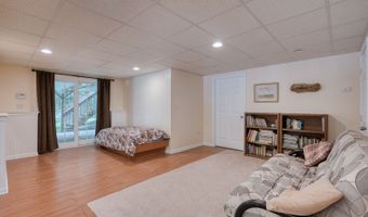 1047 Merrow Rd, Coventry, CT 06238