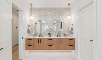 2615 3RD St N, Arlington, VA 22201