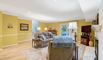4203 KINGS MILL Ln, Annandale, VA 22003