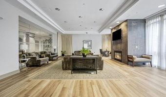 880 N POLLARD St N 923, Arlington, VA 22203