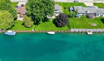 7253 Flamingo Rd, Algonac, MI 48001
