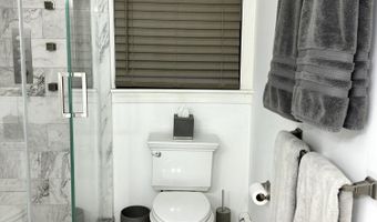 19 Center St, Barnegat, NJ 08005