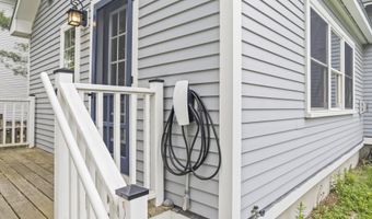 7 John St, Belfast, ME 04915