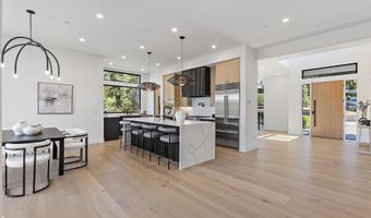 985 SE RIMROCK Ln, Milwaukie, OR 97267