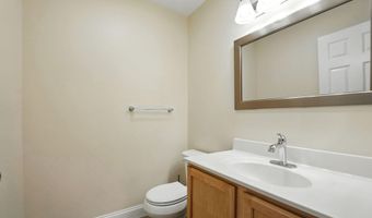 2134 S LOWELL St, Arlington, VA 22204