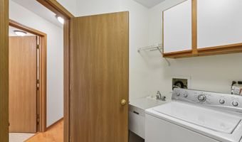 2109 N Charter Point Dr, Arlington Heights, IL 60004