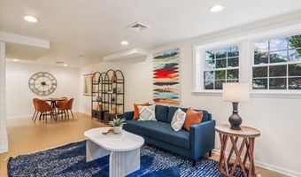 941 N MCKINLEY Rd, Arlington, VA 22205