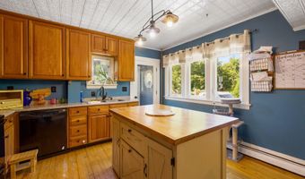 788 Union St, Bangor, ME 04401