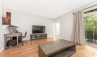 241 W Oakbrook Dr, Ann Arbor, MI 48103