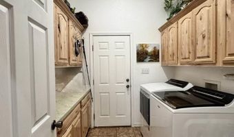 603 Oakwood Pl, Carlsbad, NM 88220