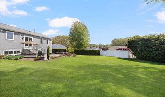 26 Leawood Dr, Cranston, RI 02920