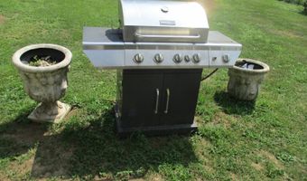 230 S Division St, Auburn, IN 46706