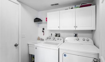 6809 Meadow Ln, Middleburg Heights, OH 44130