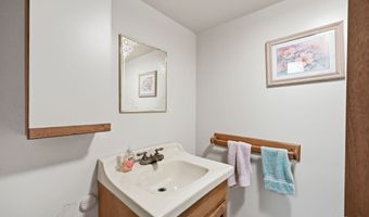 7 Dogwood Dr, Ansonia, CT 06401