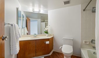 300 Wai Nani Way II2411, Honolulu, HI 96815