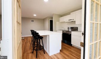 7302 IVYCREST Pl, Annandale, VA 22003