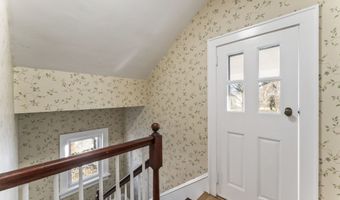 11 Roger Ave, Danbury, CT 06810