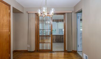 570 Garfield Ave, Belford, NJ 07718