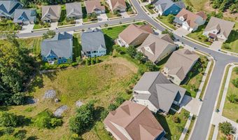 102 PHOEBE Ct, Lake Frederick, VA 22630