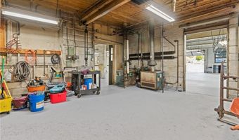 22 Field St, Cranston, RI 02920