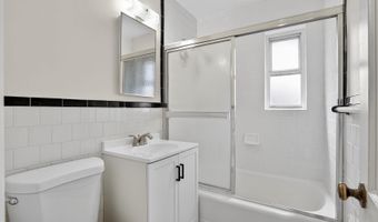 3601 CREST Dr, Annandale, VA 22003