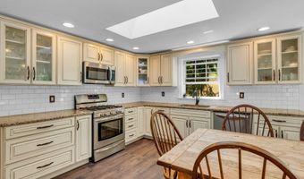 126 S Main St, Allentown, NJ 08501