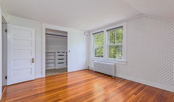43 Standish Rd, Jamestown, RI 02835