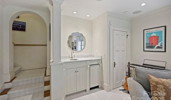 2119 Dilworth Rd E, Charlotte, NC 28203