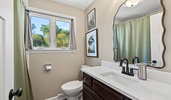 1008 Valley Dr, Ashland, OH 44805