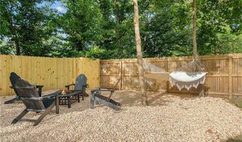 402 SW 11th St, Bentonville, AR 72712