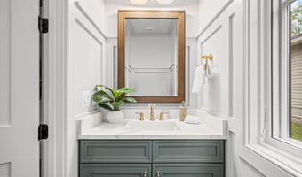 2133 N OAKLAND St, Arlington, VA 22207