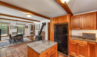 69 King Rd, Bedford, NH 03110