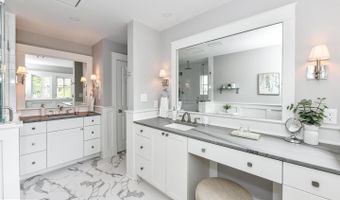 1812 N RANDOLPH St, Arlington, VA 22207