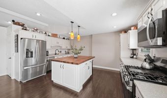 2915 Lee Marie Dr, Adrian, MI 49221
