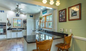 111 4th St, Apalachicola, FL 32320