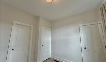 192 Chestnut Cir, Atlanta, GA 30342