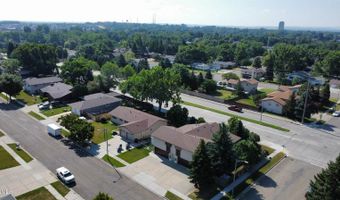 2903 Vancouver Ln, Bismarck, ND 58503