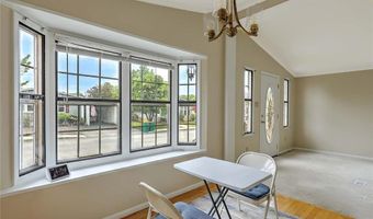 7 Queens Rd, Attleboro, MA 02703