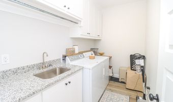102 Eastwood Dr, Brandon, MS 39042