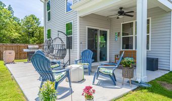 59 Walkabout Dr, Aberdeen, NC 28315