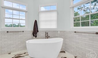 12 Amberwood Cir, Savannah, GA 31405